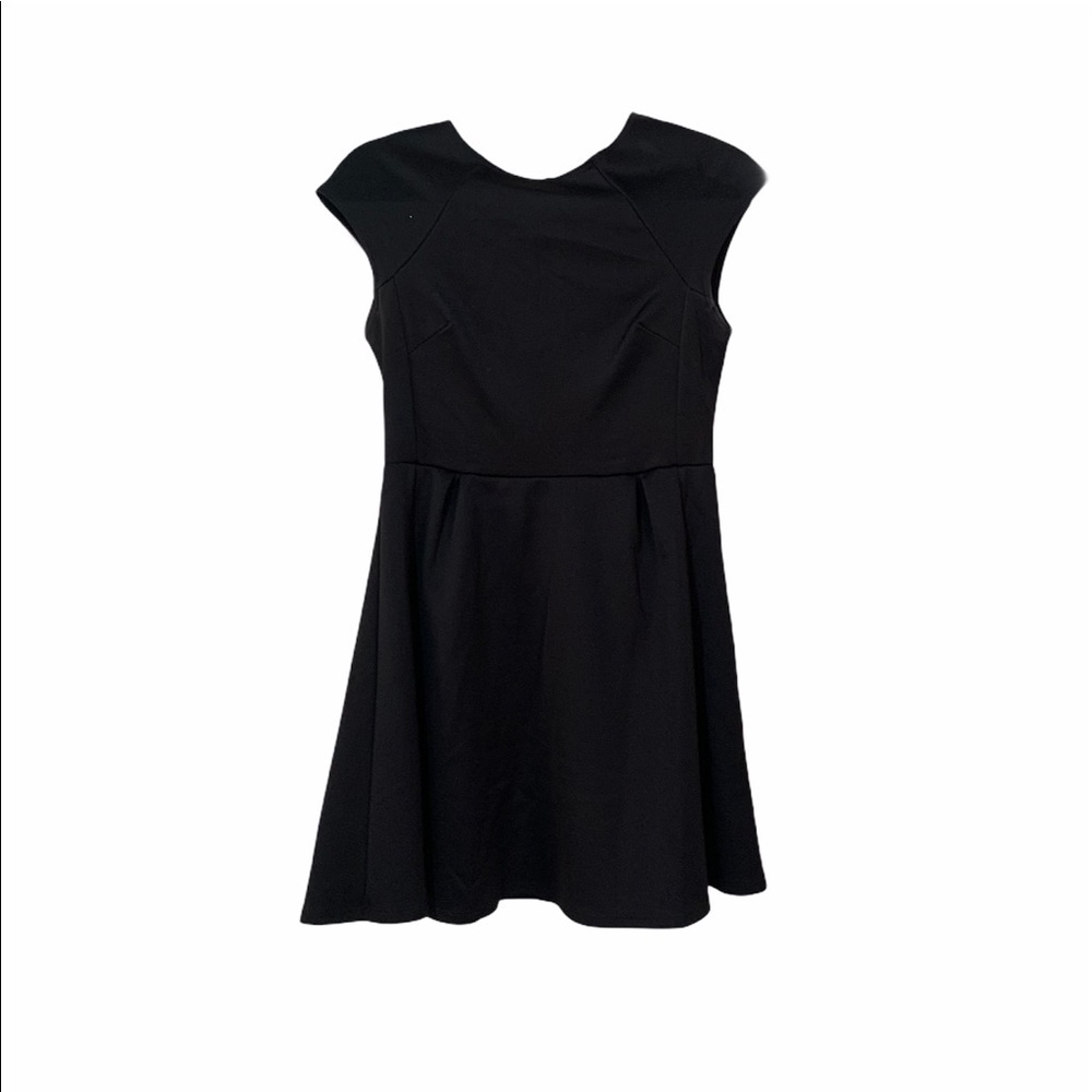 Pleated black dress ⭐️